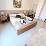 Bed & Breakfast And Palma